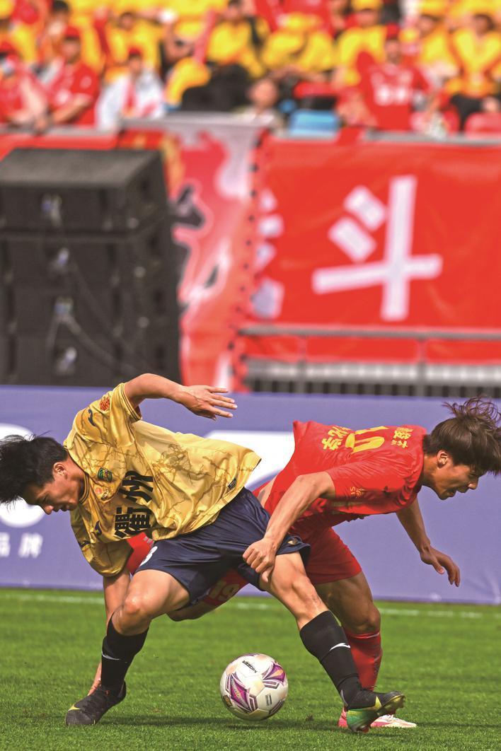 九游娱乐登录入口-绿茵烽火 燃动全城