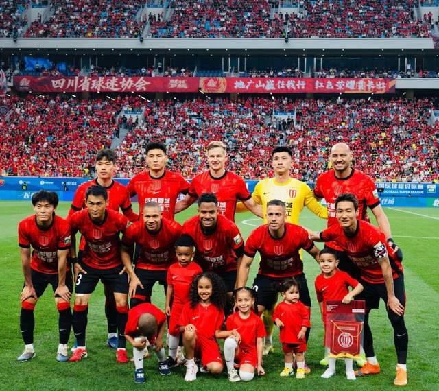 九游娱乐登录入口-中超4月赛程结束：成都蓉城5连胜狂轰14球，堪比当年恒大！